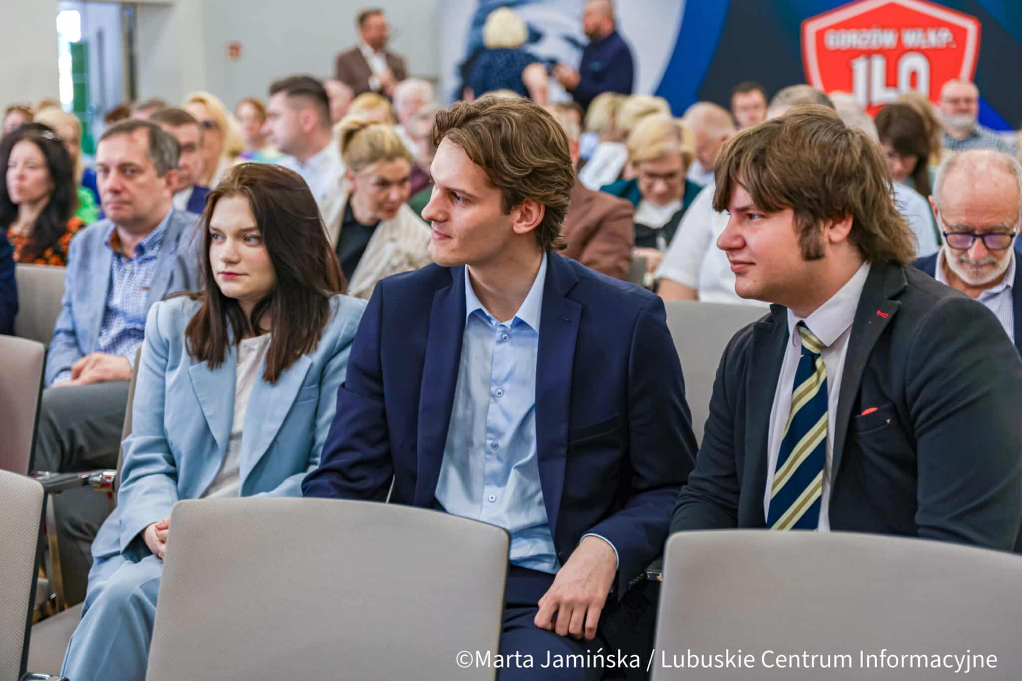 Na konferencję przybyli także radni Młodzieżowego Sejmiku Województwa Lubuskiego  Szkoła jako kuźnia świadomego społeczeństwa