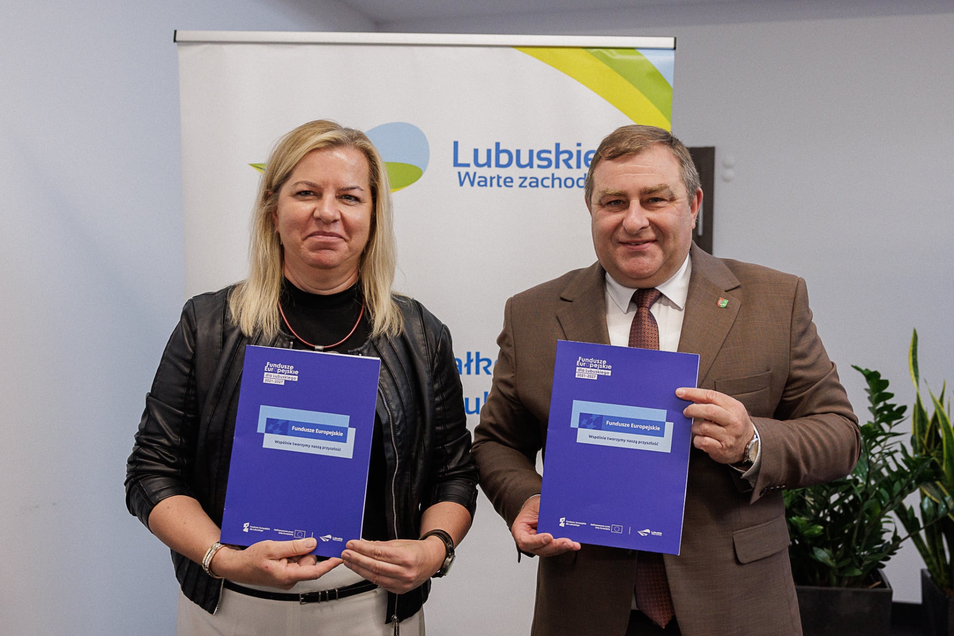 Podpisanie umowy na Centrum Wsparcia NGO Fot K Klimkowska  Pomoc dla trzeciego sektora W Gorzowie powstanie Centrum Wsparcia NGO