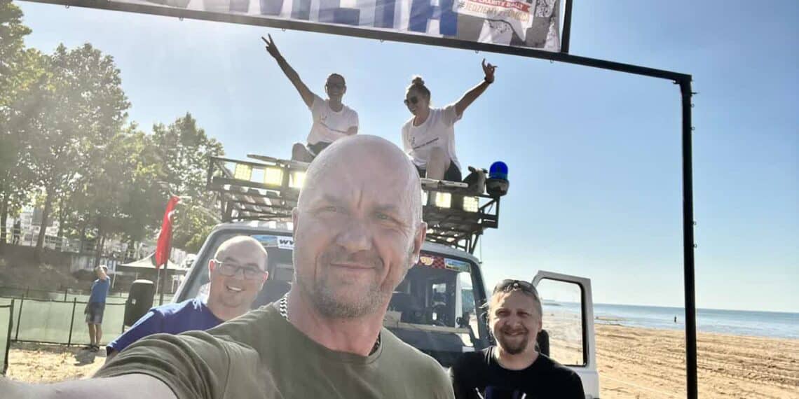 Fot Tomasz Jocz gorzowska ekipa na mecie rajdu  Dojechali do Turcji Gorzowska ekipa na mecie rajdu ZŁOMBOL