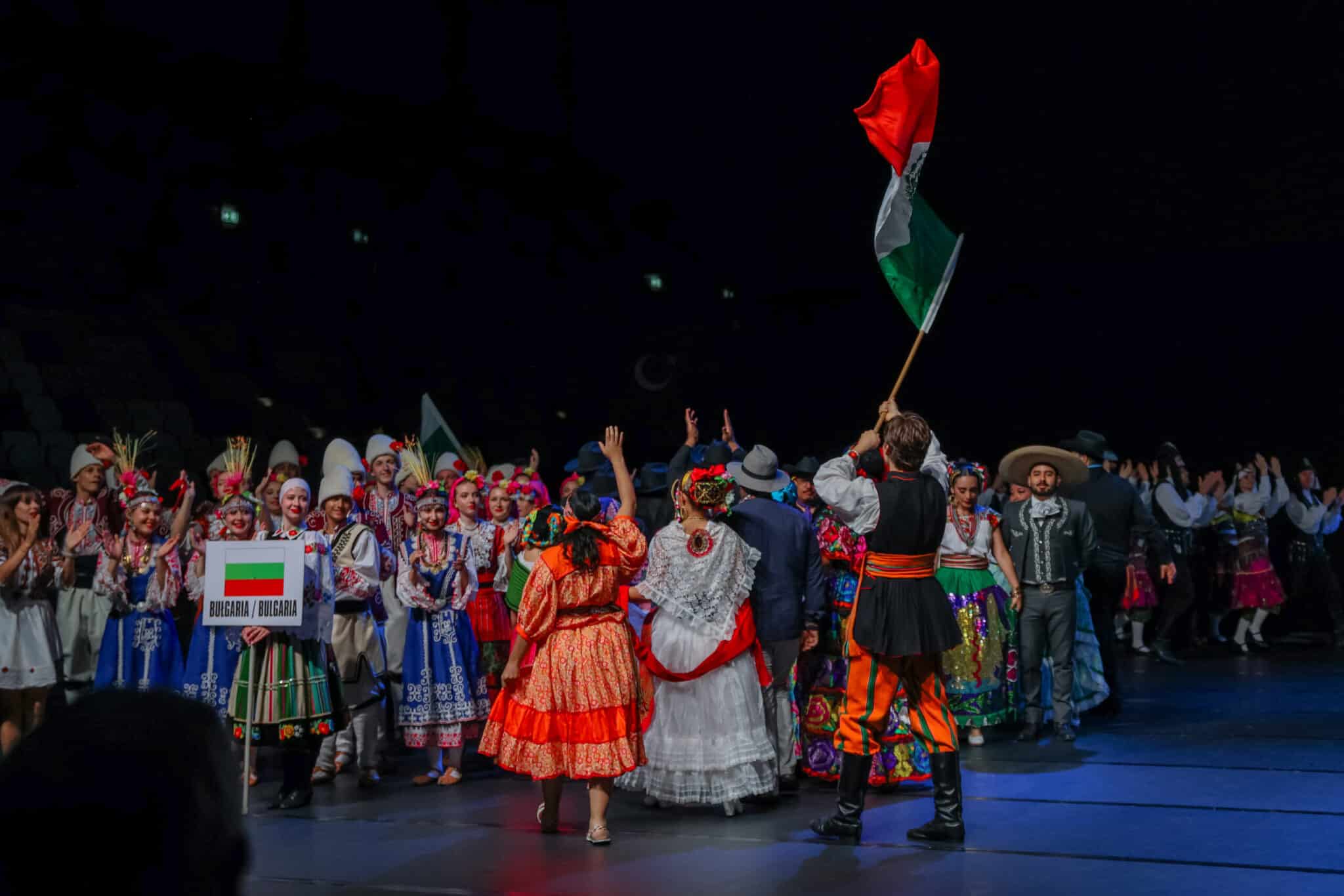 Festiwal Folk Harbor w gościnnej Arenie  Magia tańca i kultur w Arenie Gorzów Finał festiwalu Folk Harbor  ZDJĘCIA