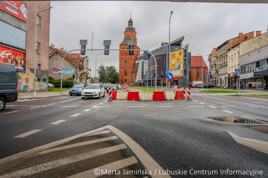 Zmiany nie kończą się na sygnalizacji. Ulice Spichrzowa i Hejmanowskiej zostaną objęte strefą ograniczonej prędkości do 30 km/h.