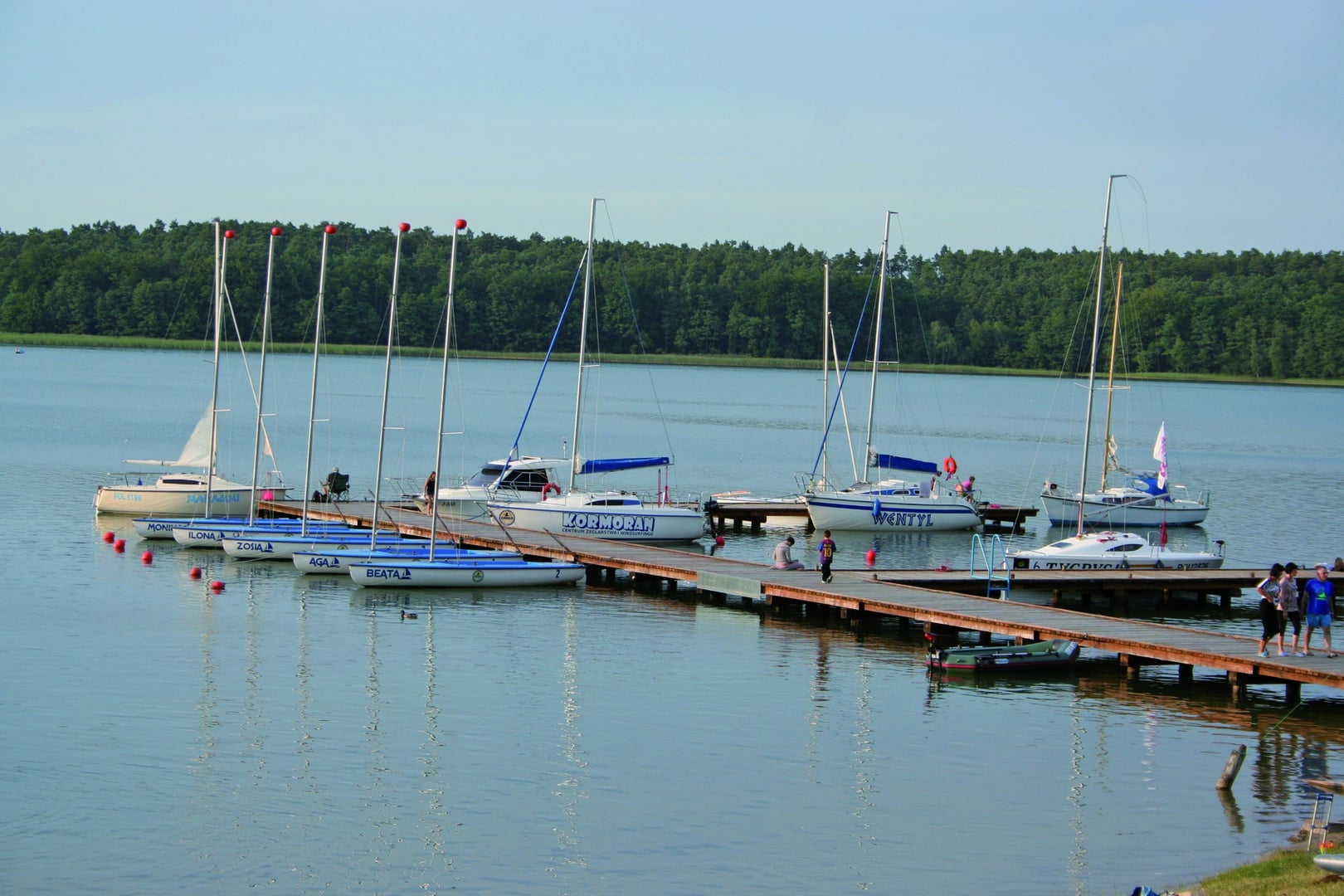   Cisza nad jeziorami Turyści odlecielina południe