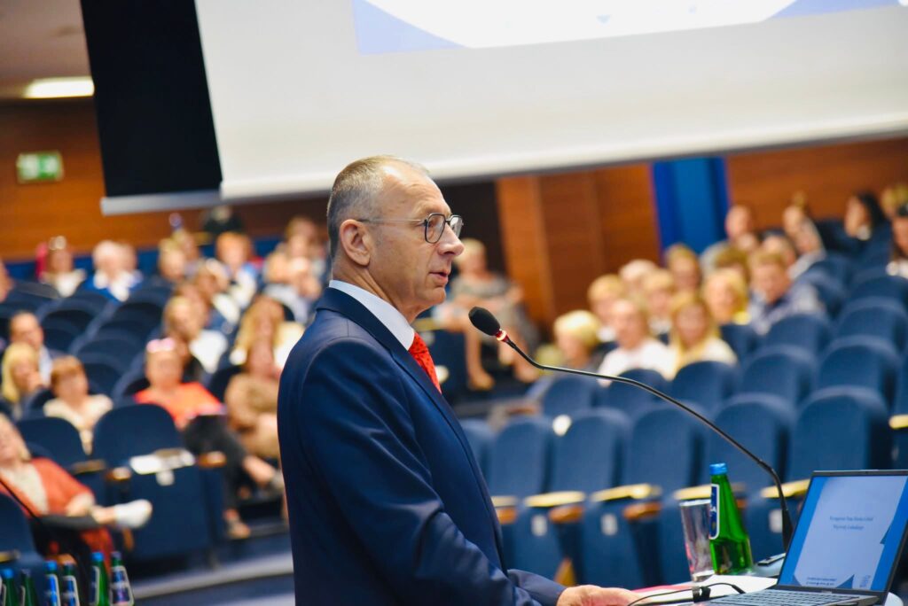 Marek Cebula, Wojewoda Lubuski podczas drugiego dnia narad z dyrektorami szkół i placówek oświatowych.