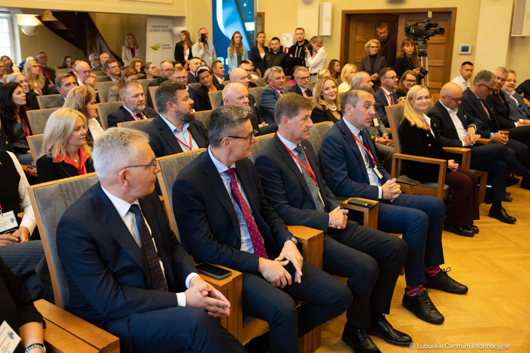   Klinika to brzmi dumnie Wideo