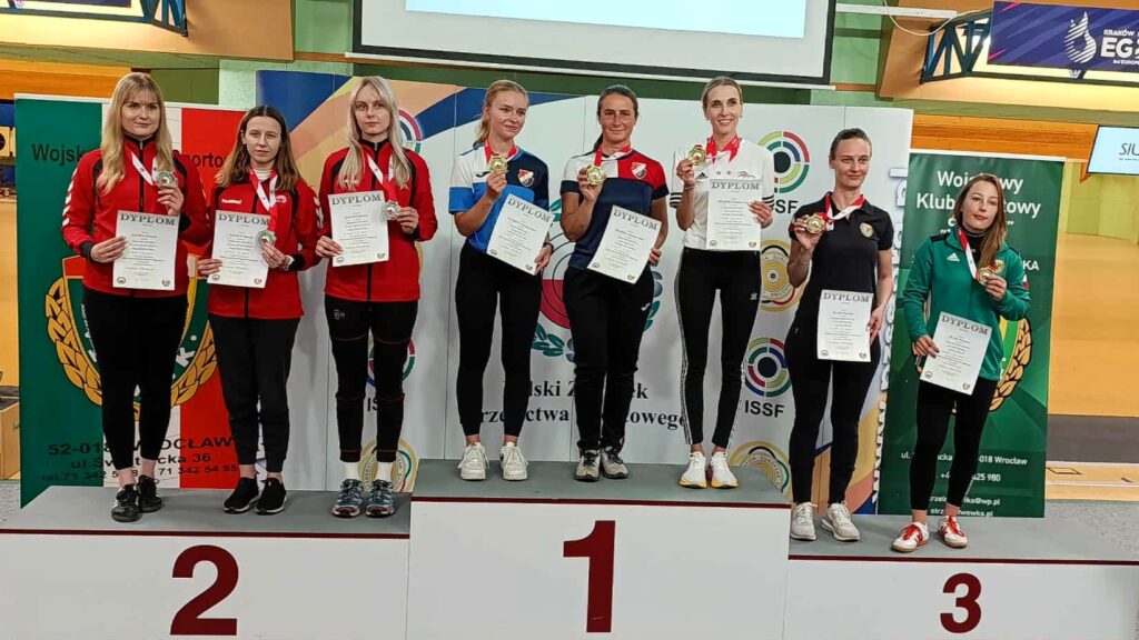 Osiem kobiet na podium