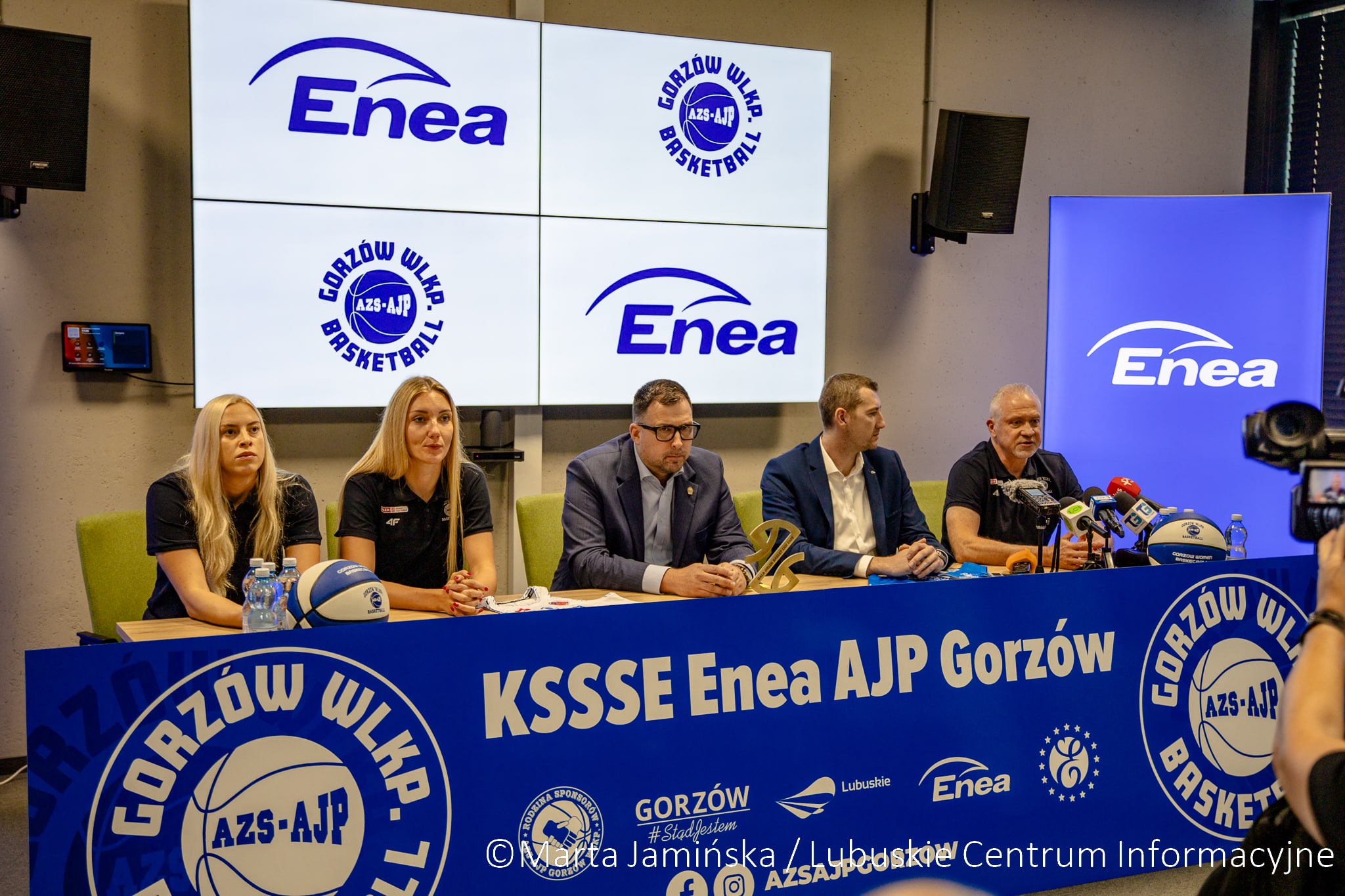 Konferencja prasowa przed rozpoczęciem nowego sezonu koszykarskiego AZS AJP Gorzów  AZS AJP Gorzów gotowy na sezon 20252026 Ambitne marzenia rozsądne cele