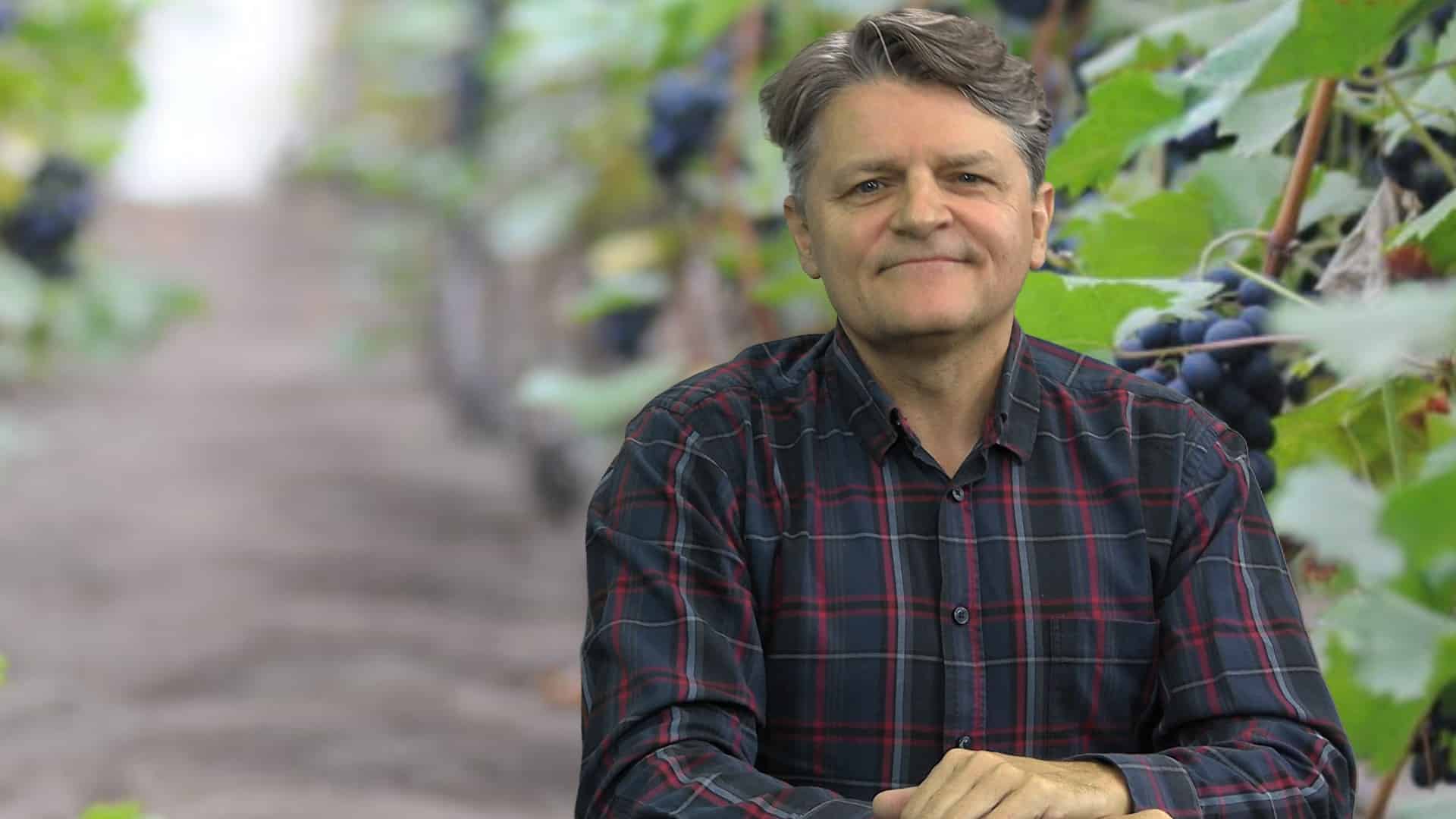 janusz rewers w studiu przy stole  Lubuskie winobranie Święto smaku tradycji i enoturystyki w sercu regionu WIDEO