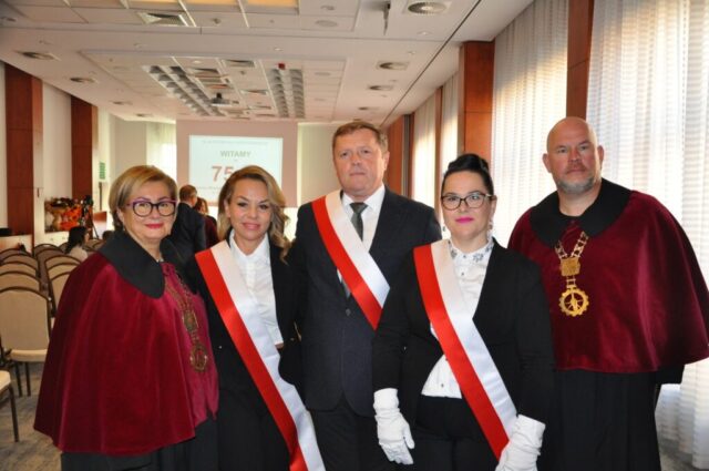 07cf298b-c6b8-4911-a80d-e3940d8bae87