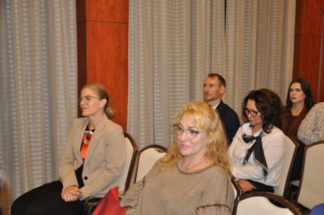 33c5fbc7-a306-4b95-8c66-26e743edf53e