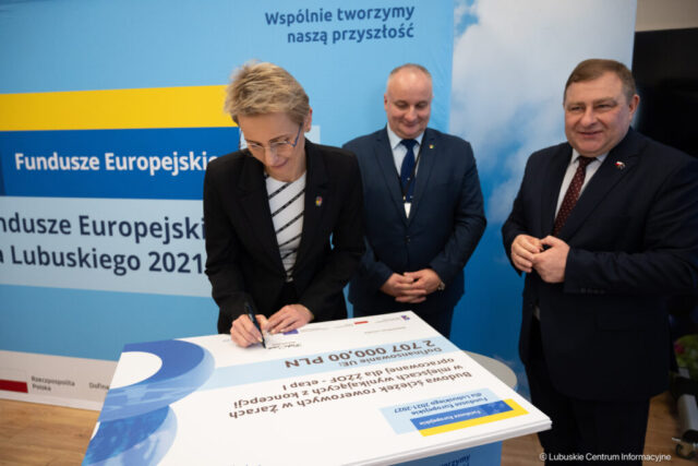 Podpisanie umowy dotyczące budowy ścieżek rowerowych. 29.10.2025