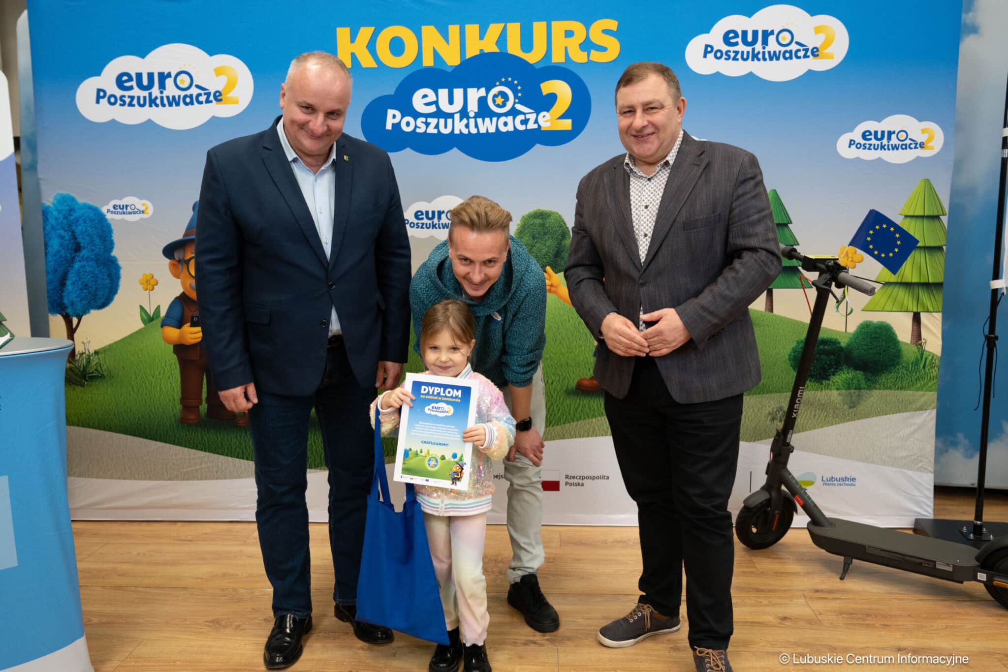   EuroPoszukiwacze Wyruszyli na poszukiwanie unijnych śladów  wrócili z nagrodami