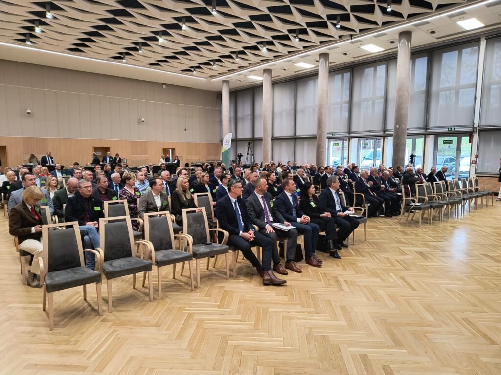 W przyszłość chcemy podążać z prądem 