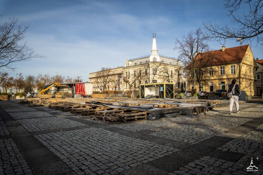 Lodowisko w Gorzowie już działa. Niebawem ruszą te w Zielonej Górze i Nowej Soli Lodowisko w Gorzowie już działa. Niebawem ruszą te w Zielonej Górze i Nowej Soli