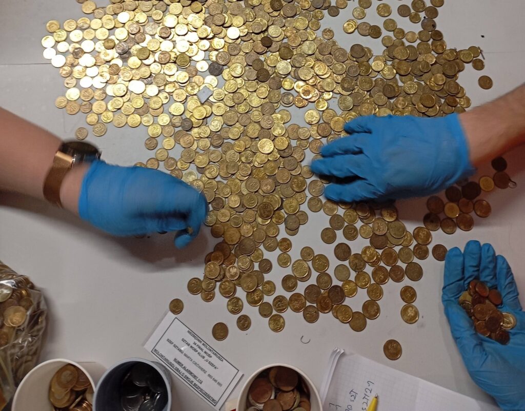 Śniadanie z prezydentem, walka do końca i 440 000 zł! Tak Gorzów grał z WOŚP zdjęcie monet