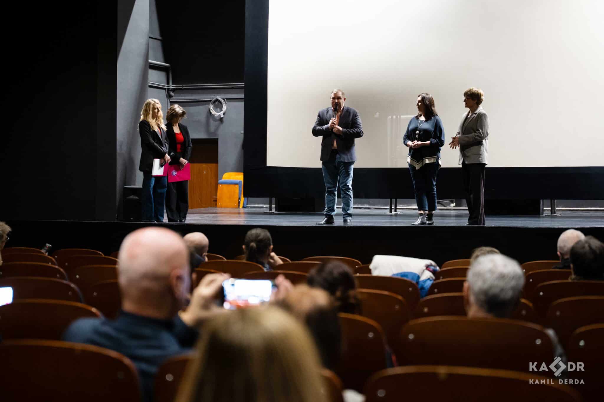 Uroczyste otwarcie po remoncie kina Newa  Zapach kina i duszy Kino Newa powraca