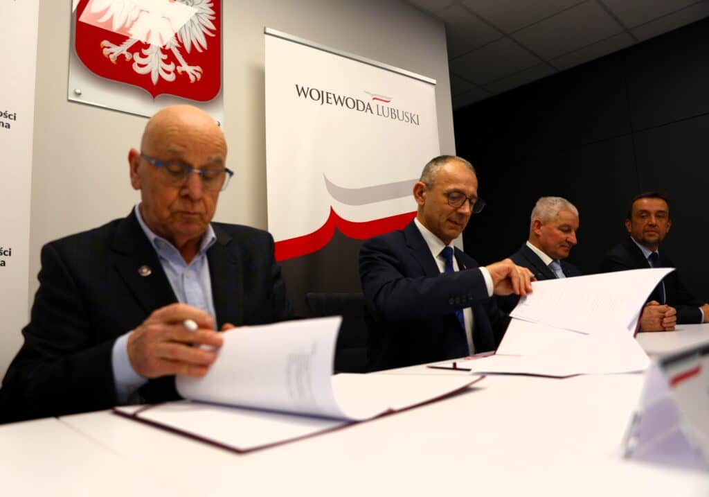 Podpisanie porozumienia miedzy LUW a Aeroklubem Ziemi Lubuskiej