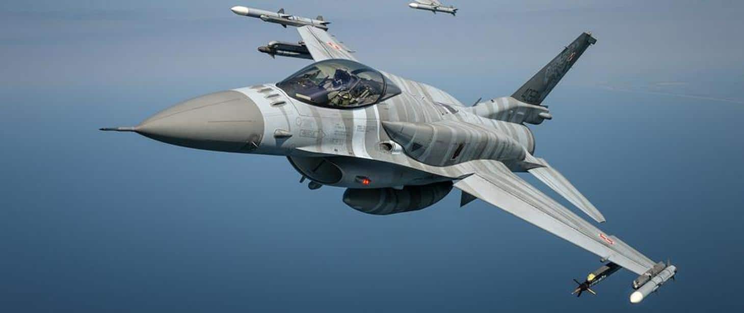 1460x616 Samolot w locie Około godziny 1400 nad Zieloną Górą przelecą F 16