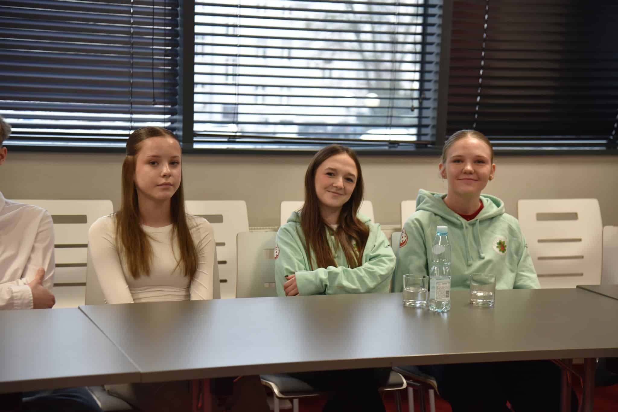 troje uczniów  Młodzi w ruchu Czyżby