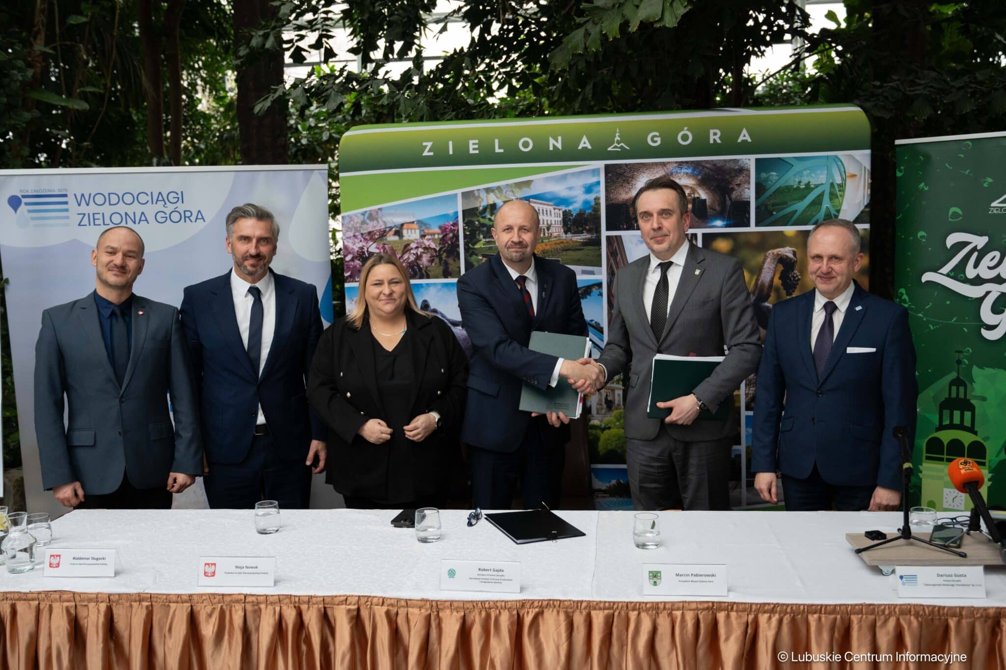 Konferencja prasowa dotycząca dofinansowania Zielonej Góry na kwotę 78 mln zł 06.02.2026 Podpisanie umowy na 78 mln dla Zielonej Góry Błękitno zielone oblicze Zielonej Góry