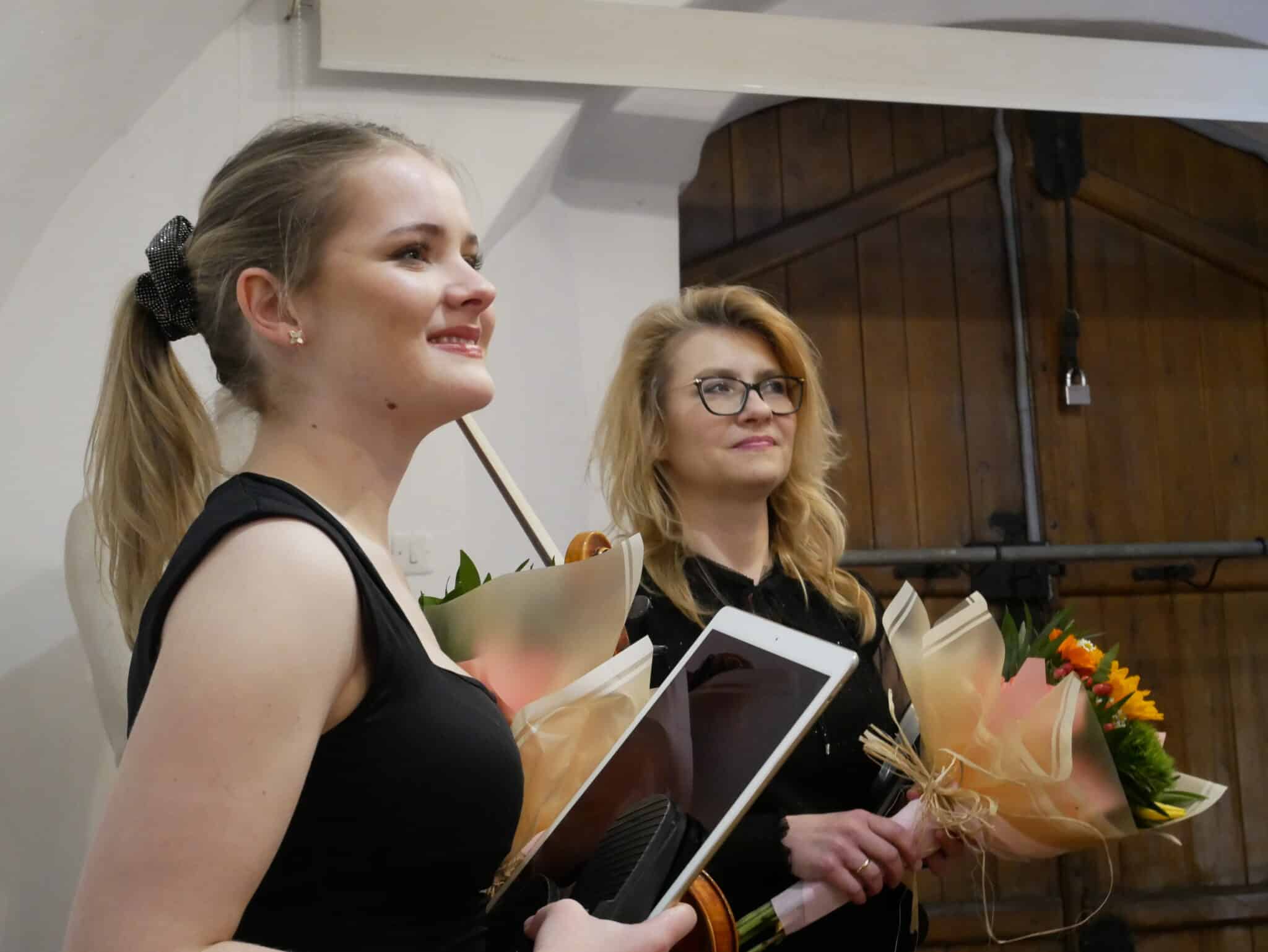 Zofia Olesik   skrzypce i Joanna Zathey   fortepian  Drezdenko wspiera muzyczne diamenty