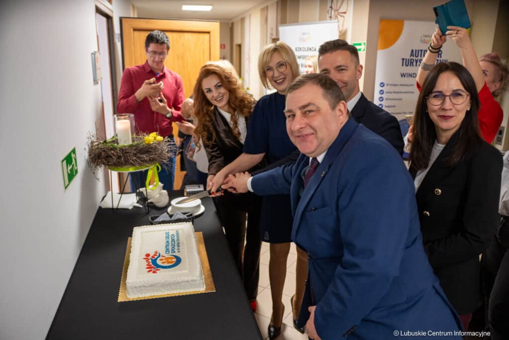   Nowe możliwości wsparcia dla mieszkańców W Krośnie Odrzańskim ruszyło Centrum Usług Społecznych WIDEO