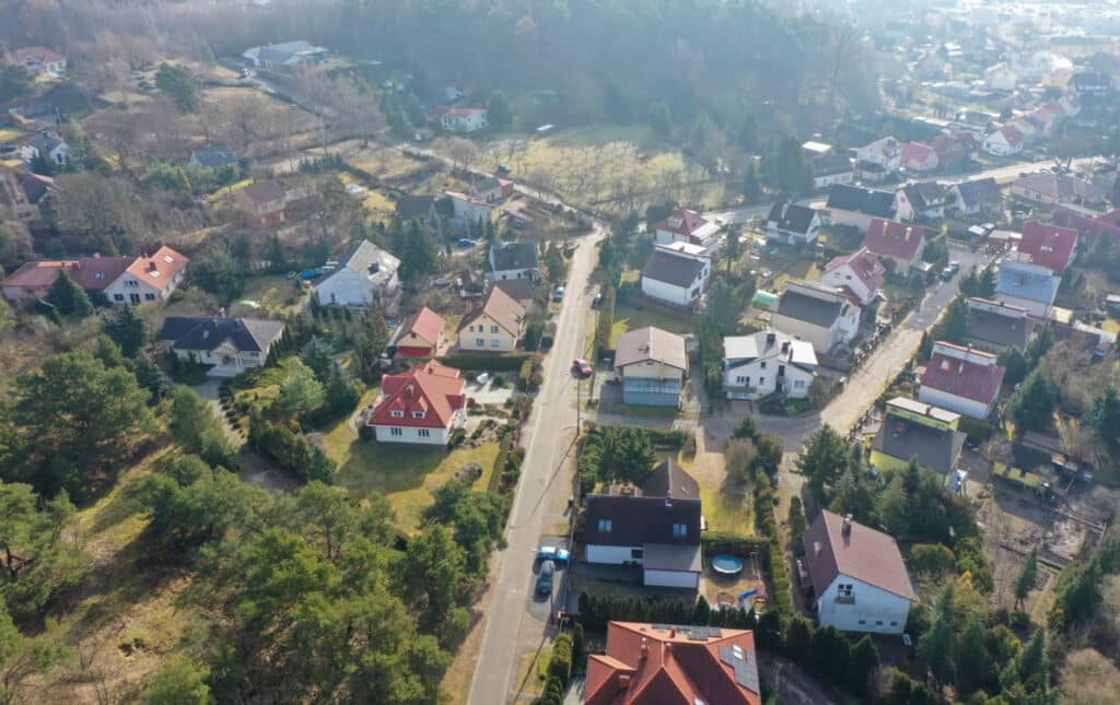 Jedną z dzielnic, która doczeka się liftingu ze środków KPO, są właśnie gorzowskie Wieprzyce. Fot. Urząd Miasta Gorzowa Wlkp. Gorzowska dzielnica Wieprzyce z drona To nie lanie wody tylko prawdziwe miliony na retencję