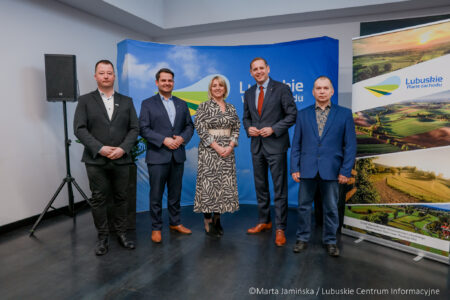 Konferencja w sprawie wsparcia pszczelarzy i kół wędkarskich fot. Marta Jamińska