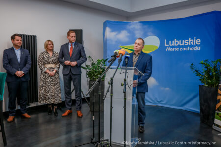 Konferencja w sprawie wsparcia pszczelarzy i kół wędkarskich fot. Marta Jamińska