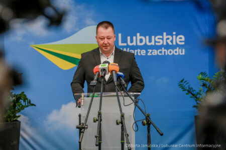 Konferencja w sprawie wsparcia pszczelarzy i kół wędkarskich fot. Marta Jamińska