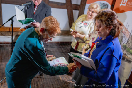 Prawie 200 pisanek z całej Polski można oglądać w Spichlerzu na wystawie pokonkursowej 53. Ogólnopolskiego Konkursu Pisanek im. Michała Kowalskiego.