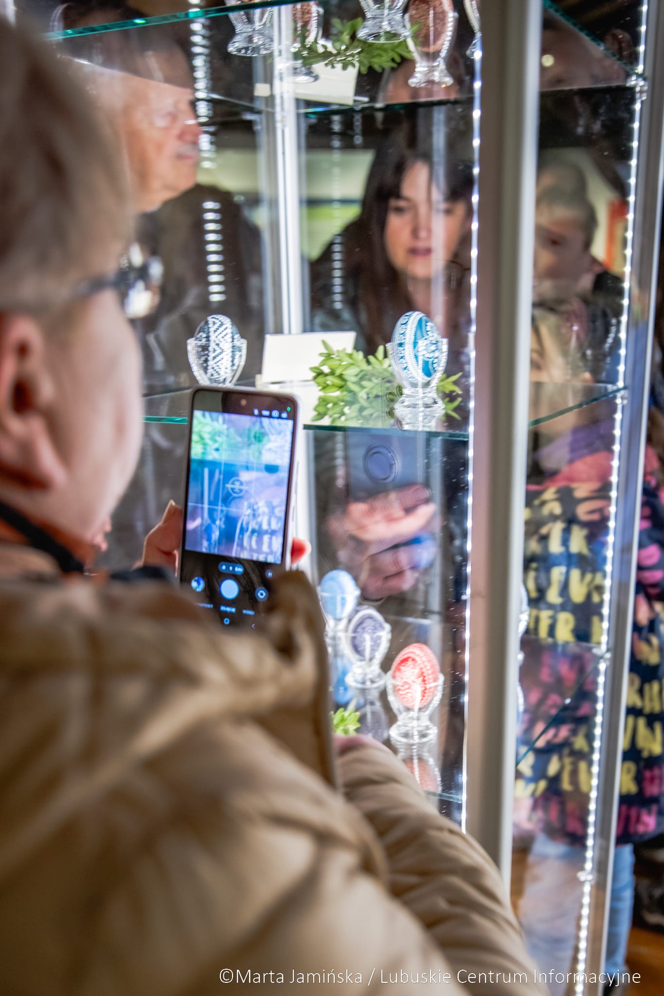 Prawie 200 pisanek z całej Polski można oglądać w Spichlerzu na wystawie pokonkursowej 53. Ogólnopolskiego Konkursu Pisanek im. Michała Kowalskiego.Prawie 200 pisanek z całej Polski można oglądać w Spichlerzu na wystawie pokonkursowej 53. Ogólnopolskiego Konkursu Pisanek im. Michała Kowalskiego.