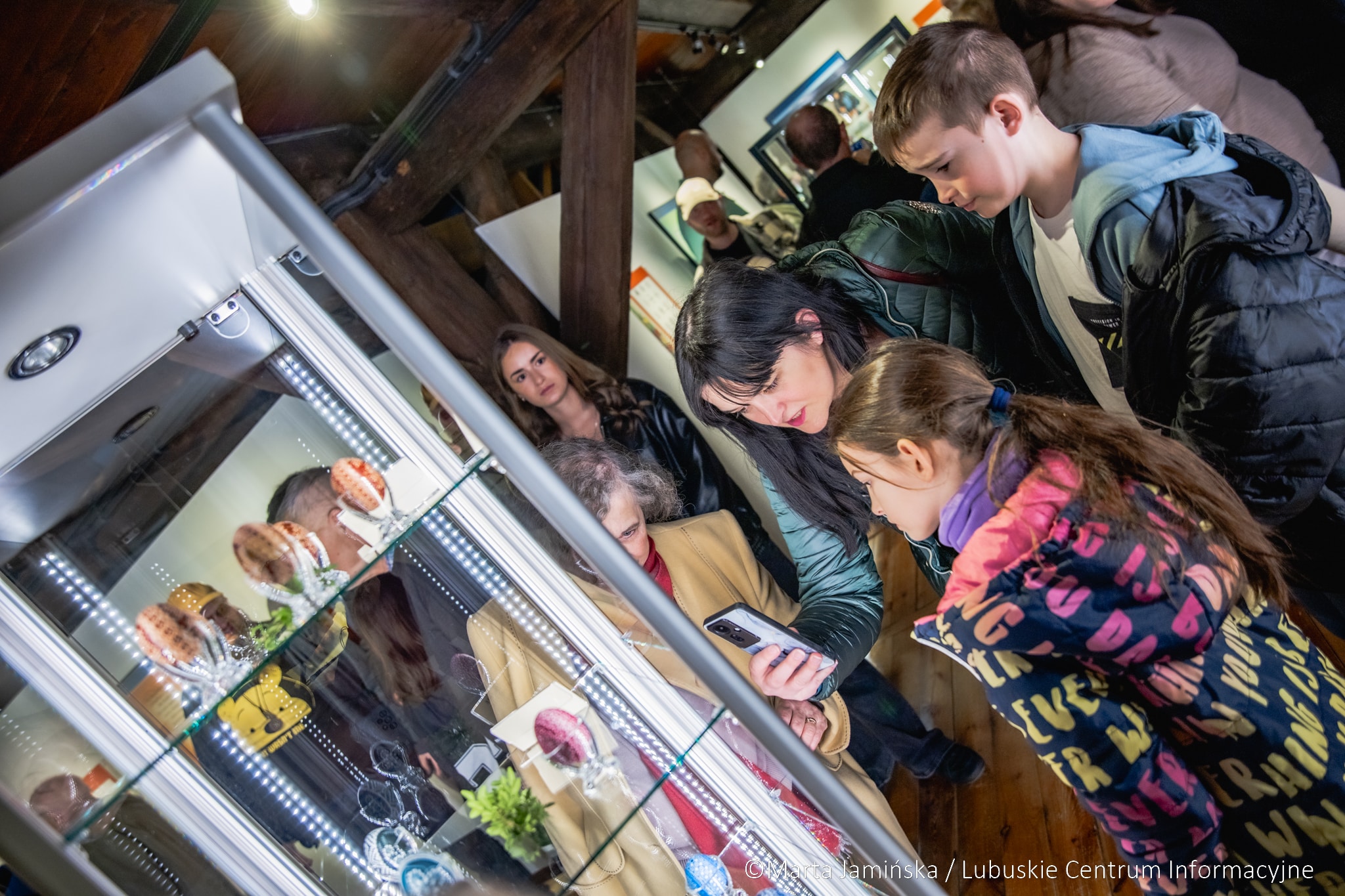 Prawie 200 pisanek z całej Polski można oglądać w Spichlerzu na wystawie pokonkursowej 53. Ogólnopolskiego Konkursu Pisanek im. Michała Kowalskiego.