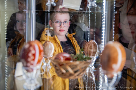 Prawie 200 pisanek z całej Polski można oglądać w Spichlerzu na wystawie pokonkursowej 53. Ogólnopolskiego Konkursu Pisanek im. Michała Kowalskiego.