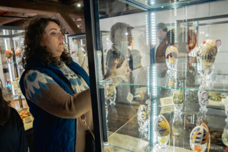 Prawie 200 pisanek z całej Polski można oglądać w Spichlerzu na wystawie pokonkursowej 53. Ogólnopolskiego Konkursu Pisanek im. Michała Kowalskiego.