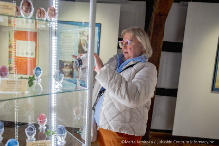 Prawie 200 pisanek z całej Polski można oglądać w Spichlerzu na wystawie pokonkursowej 53. Ogólnopolskiego Konkursu Pisanek im. Michała Kowalskiego.