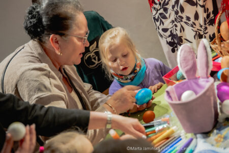 Prawie 200 pisanek z całej Polski można oglądać w Spichlerzu na wystawie pokonkursowej 53. Ogólnopolskiego Konkursu Pisanek im. Michała Kowalskiego.