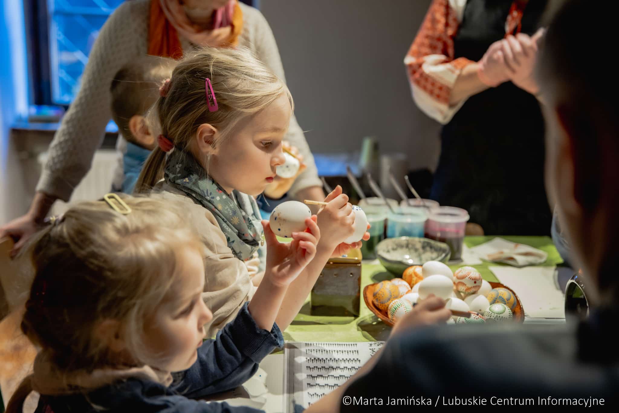 Prawie 200 pisanek z całej Polski można oglądać w Spichlerzu na wystawie pokonkursowej 53. Ogólnopolskiego Konkursu Pisanek im. Michała Kowalskiego.