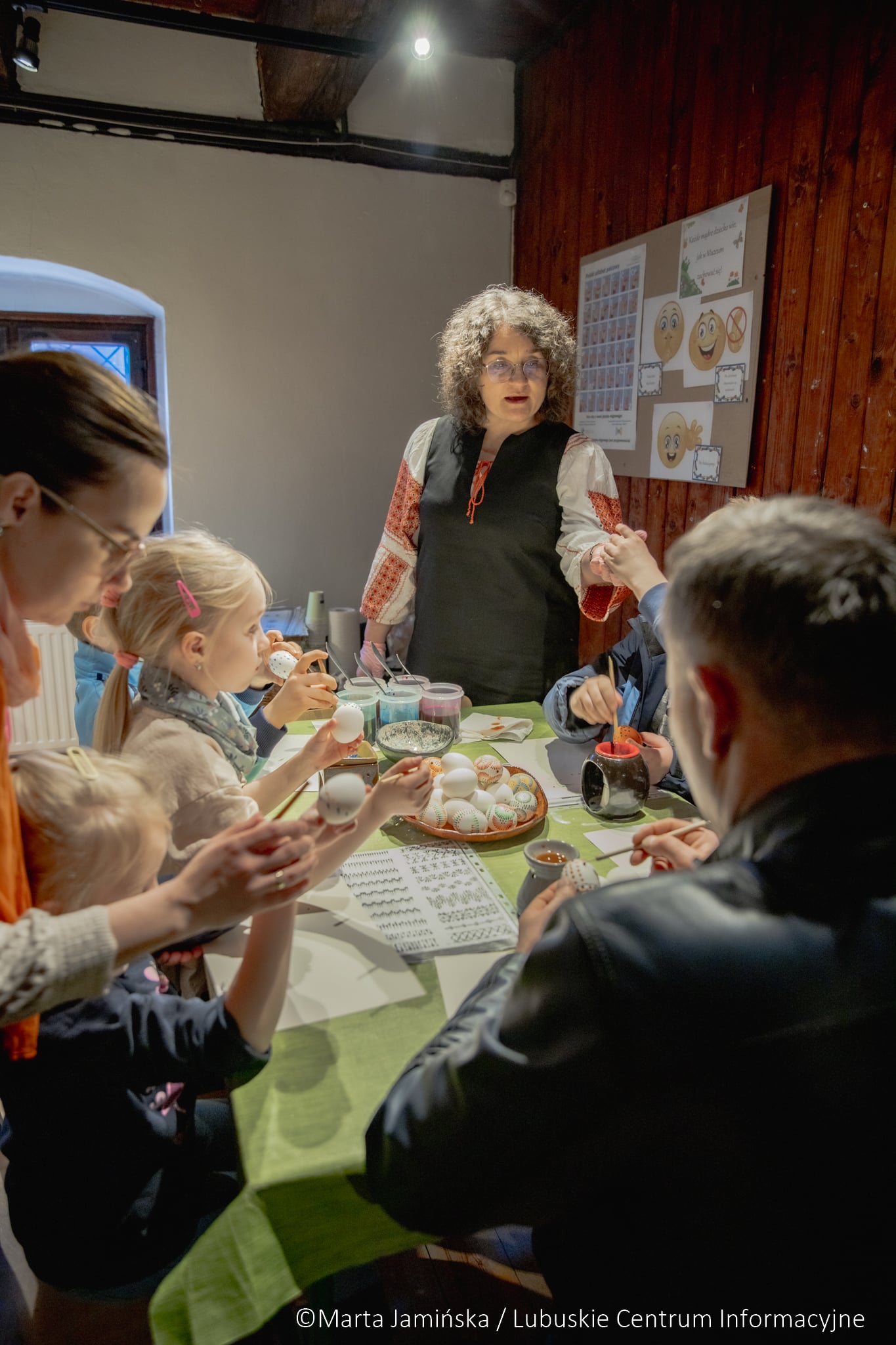 Prawie 200 pisanek z całej Polski można oglądać w Spichlerzu na wystawie pokonkursowej 53. Ogólnopolskiego Konkursu Pisanek im. Michała Kowalskiego.