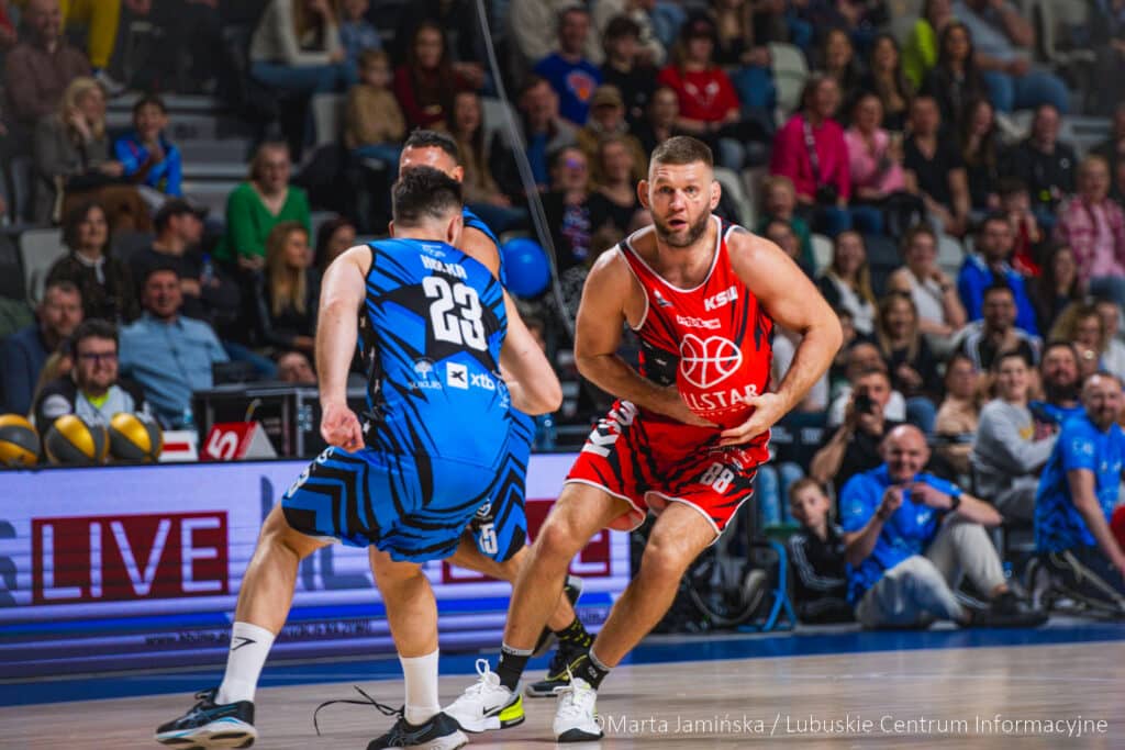 Zawodnik KSW, Piotr Kuberski "Qbear" podczas meczu Gorzów Mistrzów - KSW