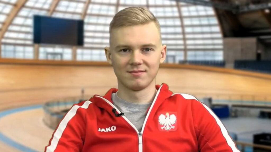 Filip Prokopyszyn Uśmiechnięty mężczyzna w sportowej bluzie Filip Prokopyszyn Lubuskie robi dobrą robotę