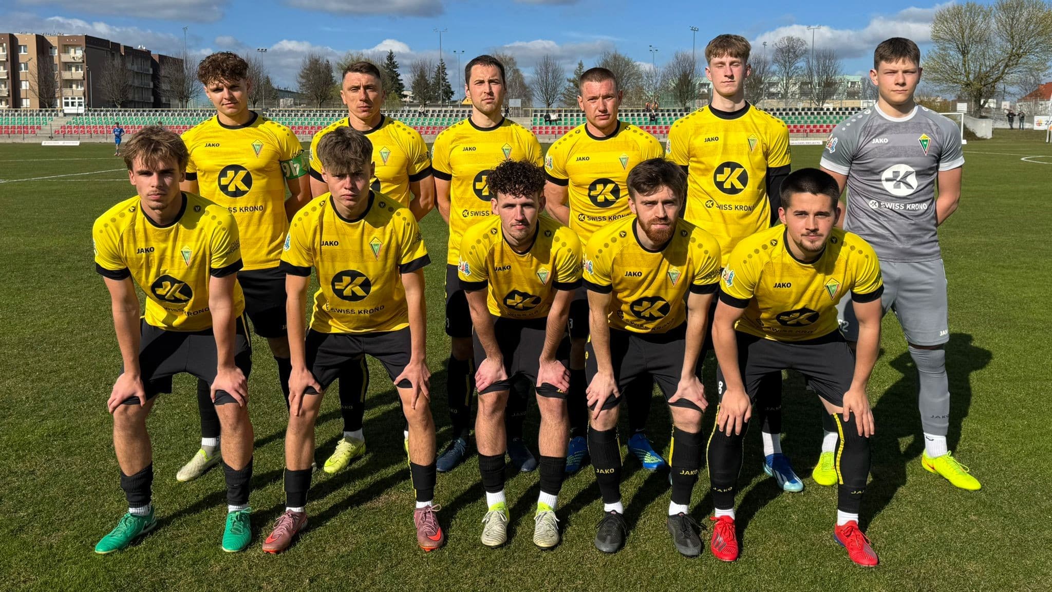 Promień Żary Grupa mężczyzn w sportowych strojach Pucharowe niespodzianki w Żarach i Drezdenku