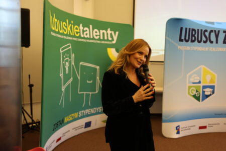 W Gorzowie Wielkopolskim wręczono stypendia w ramach programów „Lubuskie Talenty” i „Lubuscy Zawodowcy”.