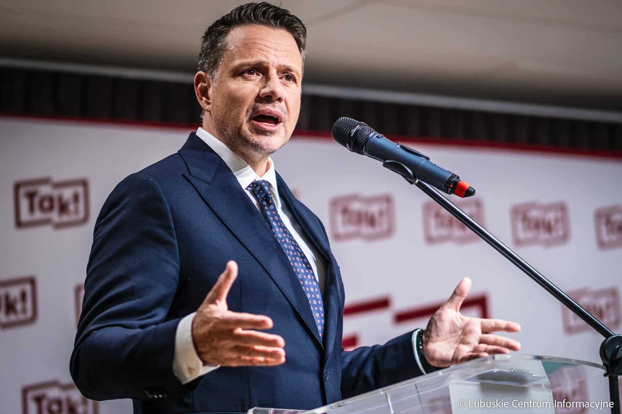   Trzaskowski i gen Różański w Zielonej Górze Kto odpowiada za bezpieczeństwo naszych miast