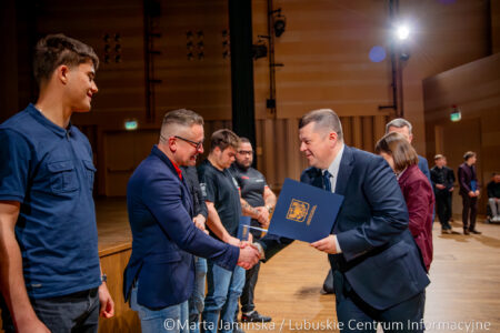 Gala nagród sportowych w Filharmonii Gorzowskiej. Wyróżniono najlepszych sportowców i trenerów.