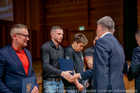 Gala nagród sportowych w Filharmonii Gorzowskiej. Wyróżniono najlepszych sportowców i trenerów.