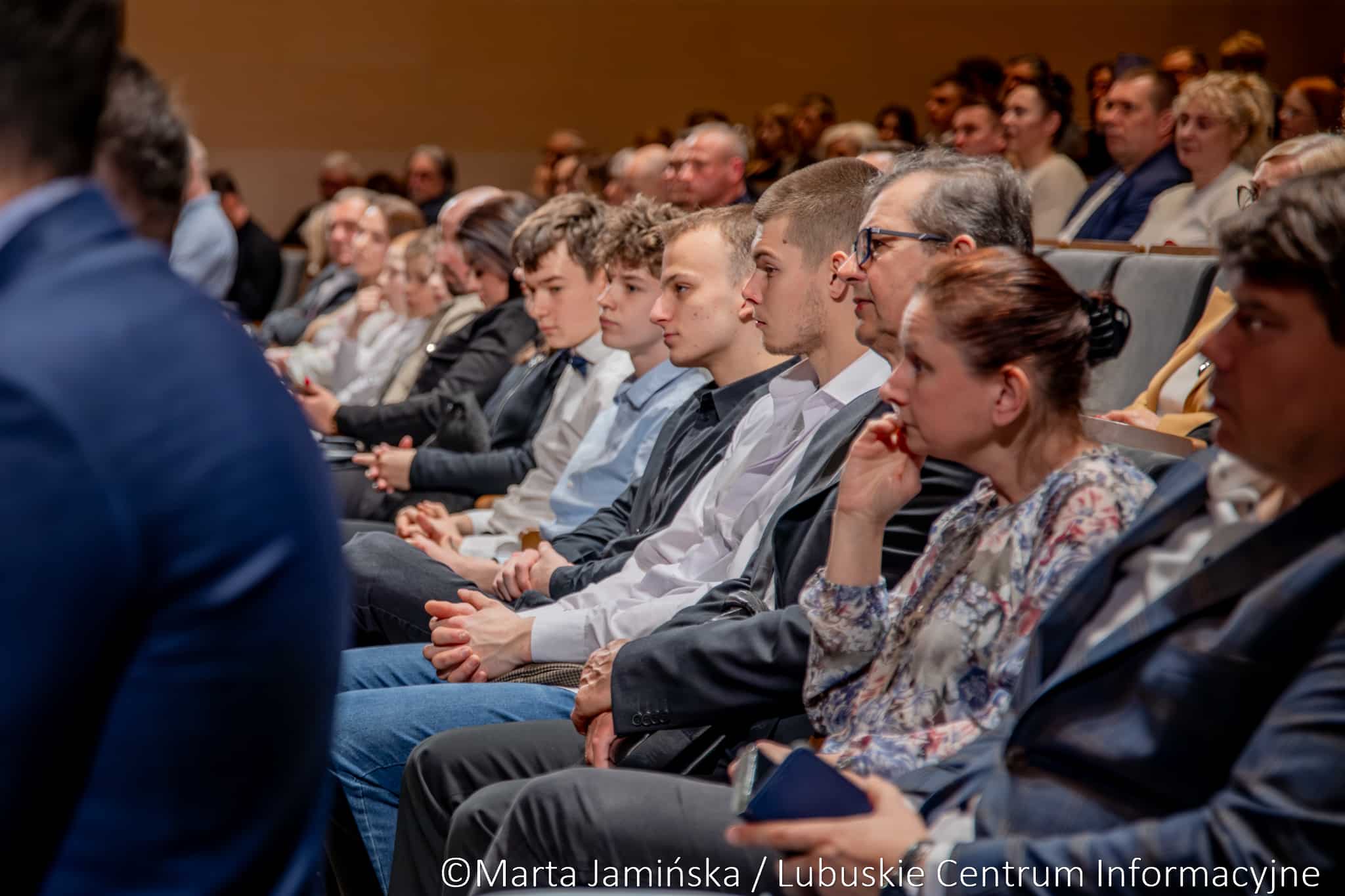 Gala nagród sportowych w Filharmonii Gorzowskiej. Wyróżniono najlepszych sportowców i trenerów.