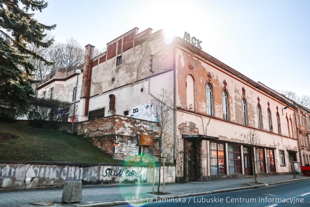 Stary budynek MCK w Gorzowie przy ul Drzymały  Emcek w Gorzowie idzie pod młotek
