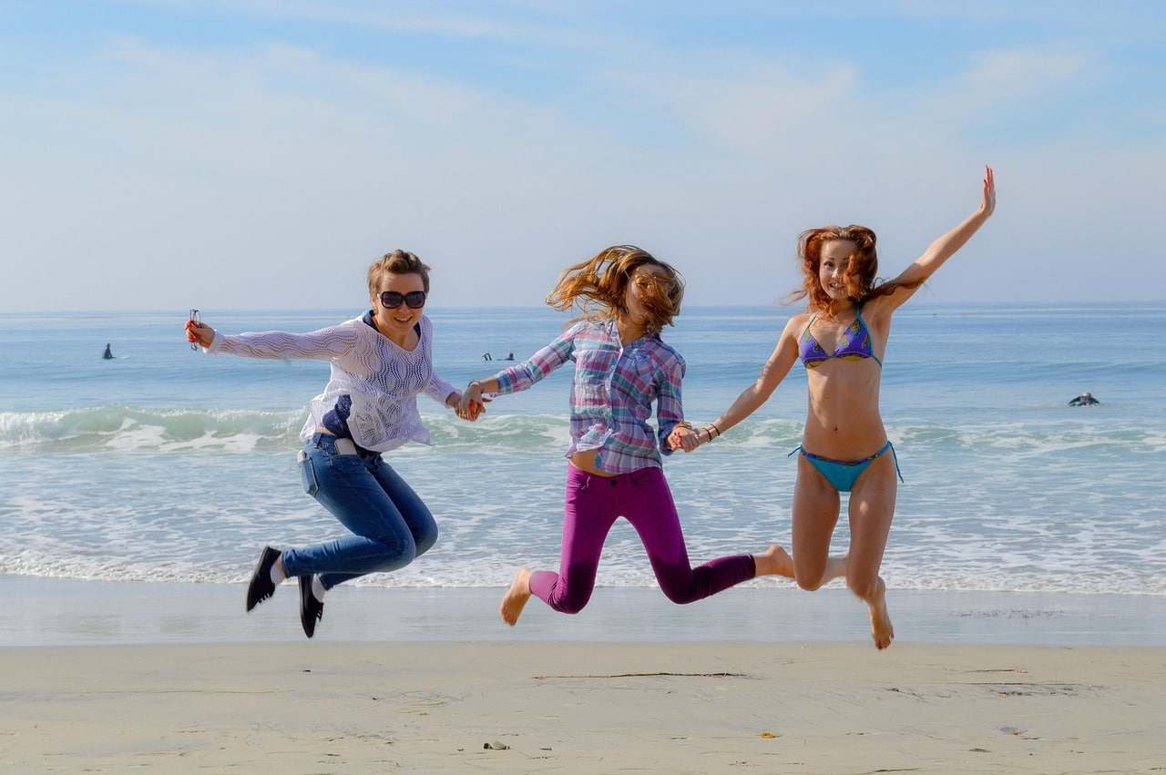 adepych-coast-3673905_1280 Mamy dość muzeów i krzywych palm Chcemy mieć święty spokój